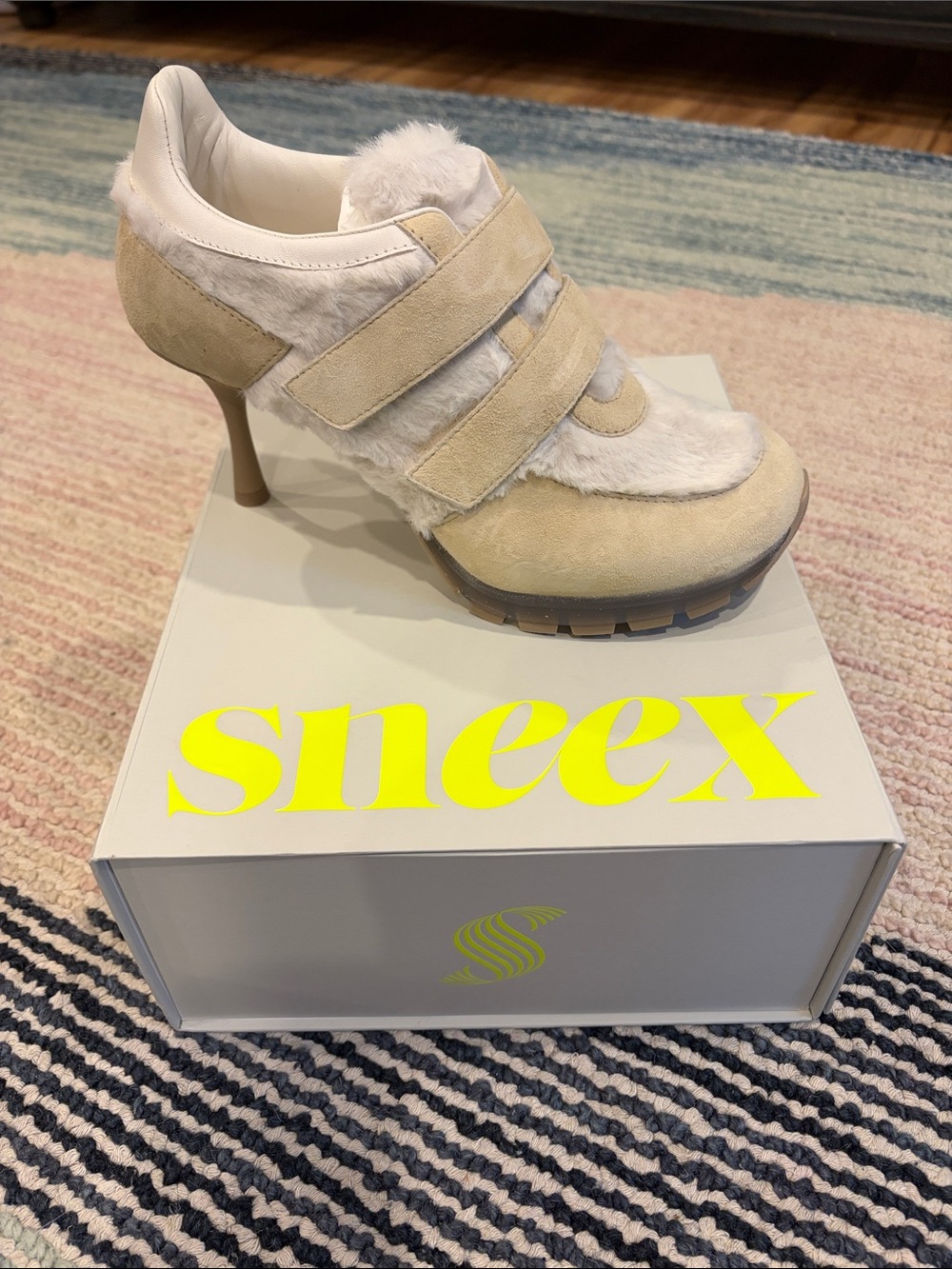 Sneex Two Strap Ivory Plush